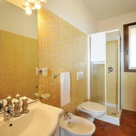 公寓 Germasino Sleeps 6 Pool Wifi T421487 *